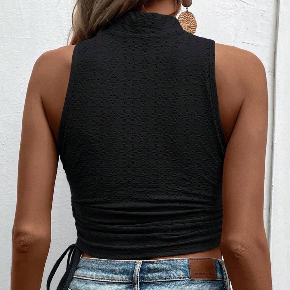 Fitted Eyelet Cut out Tank Top - Picture 5 of 10